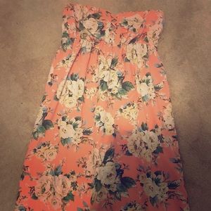 Strapless floral maxi dress 👗